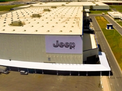 FCA contrata 1,5 mil e abre 3 turno na fbrica da Jeep